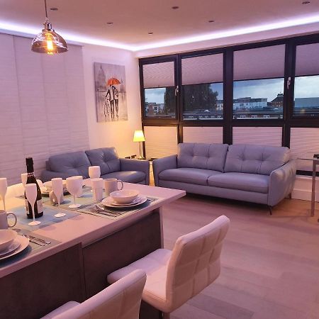 Central Penthouse With Hot Tub & Views 23 切尔滕纳姆 外观 照片