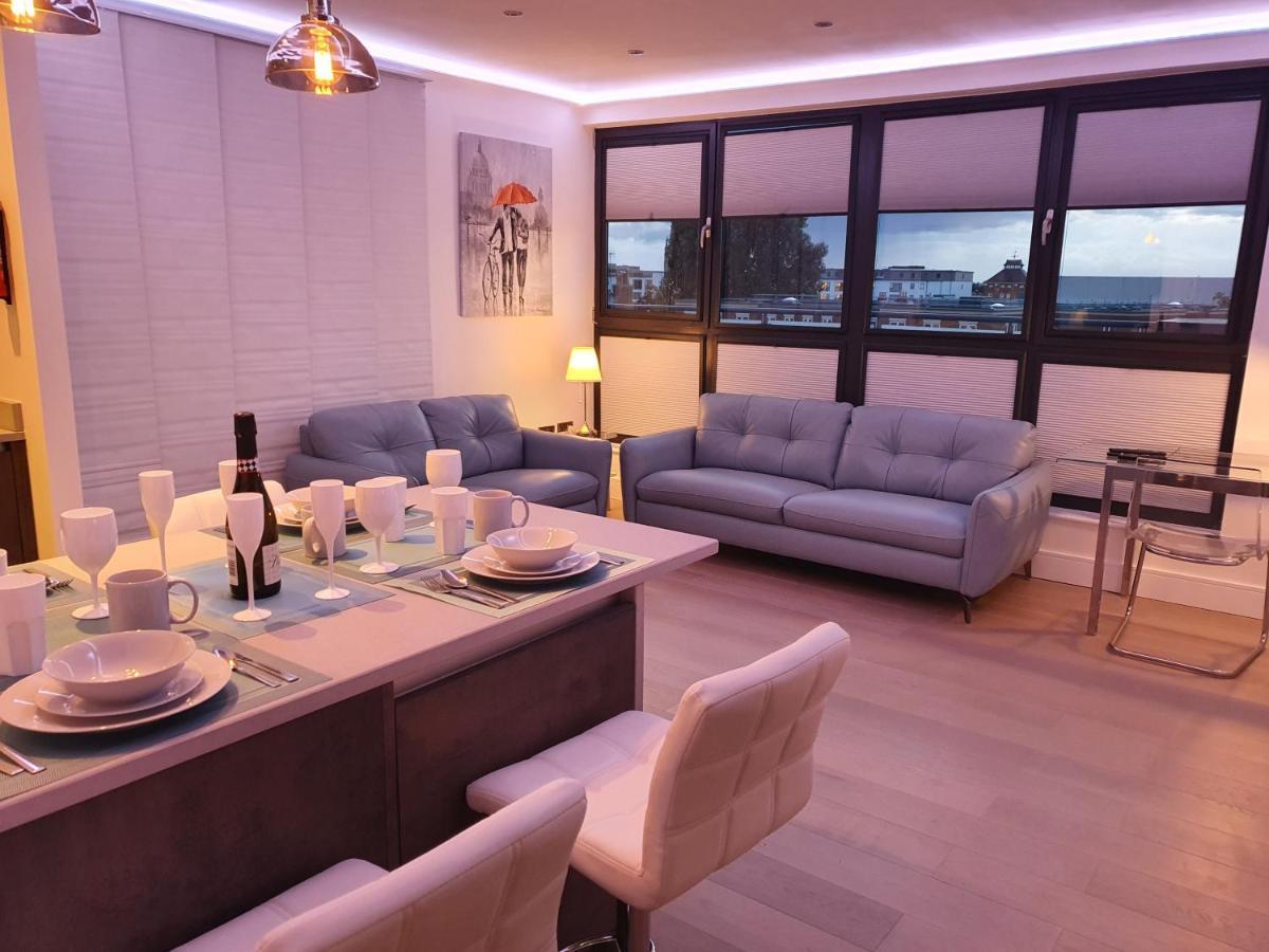 Central Penthouse With Hot Tub & Views 23 切尔滕纳姆 外观 照片