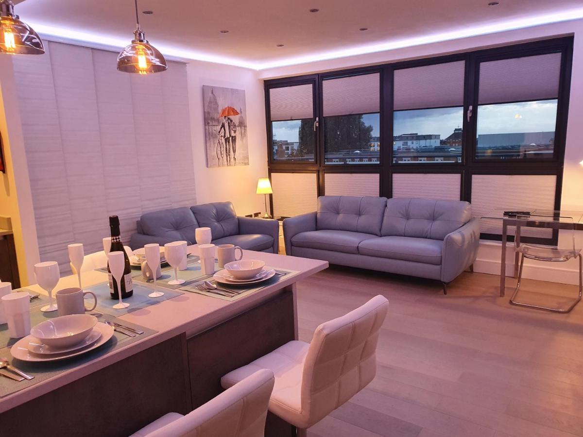 Central Penthouse With Hot Tub & Views 23 切尔滕纳姆 外观 照片