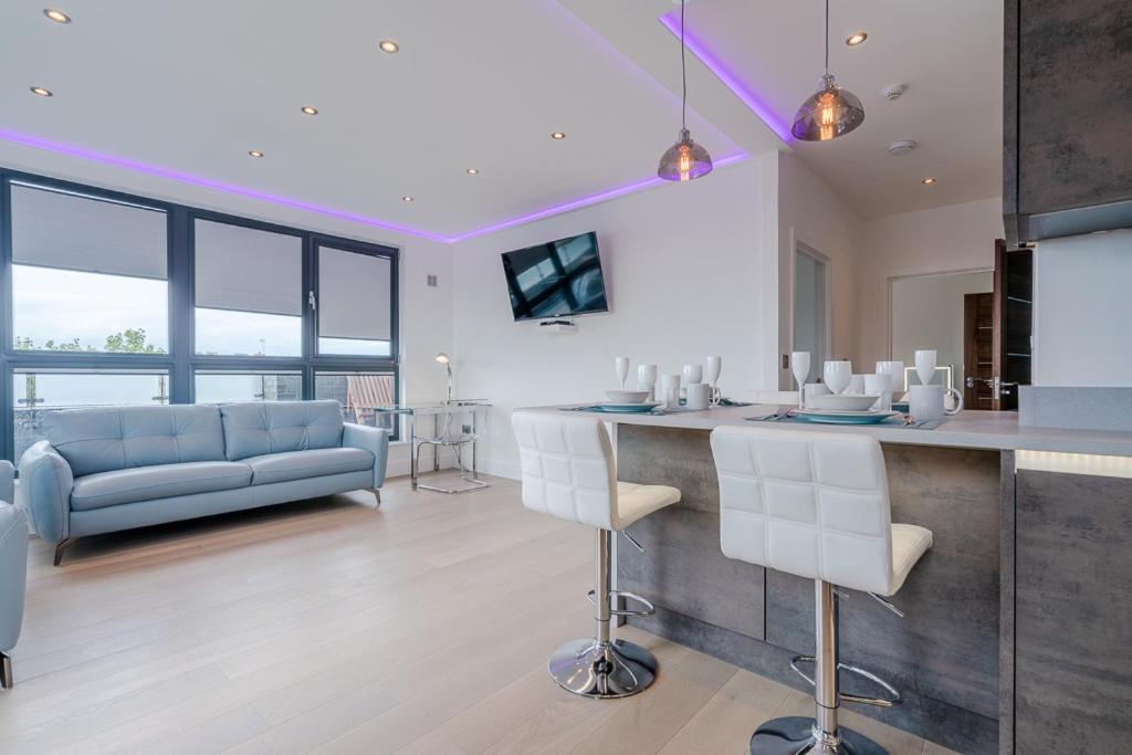 Central Penthouse With Hot Tub & Views 23 切尔滕纳姆 外观 照片