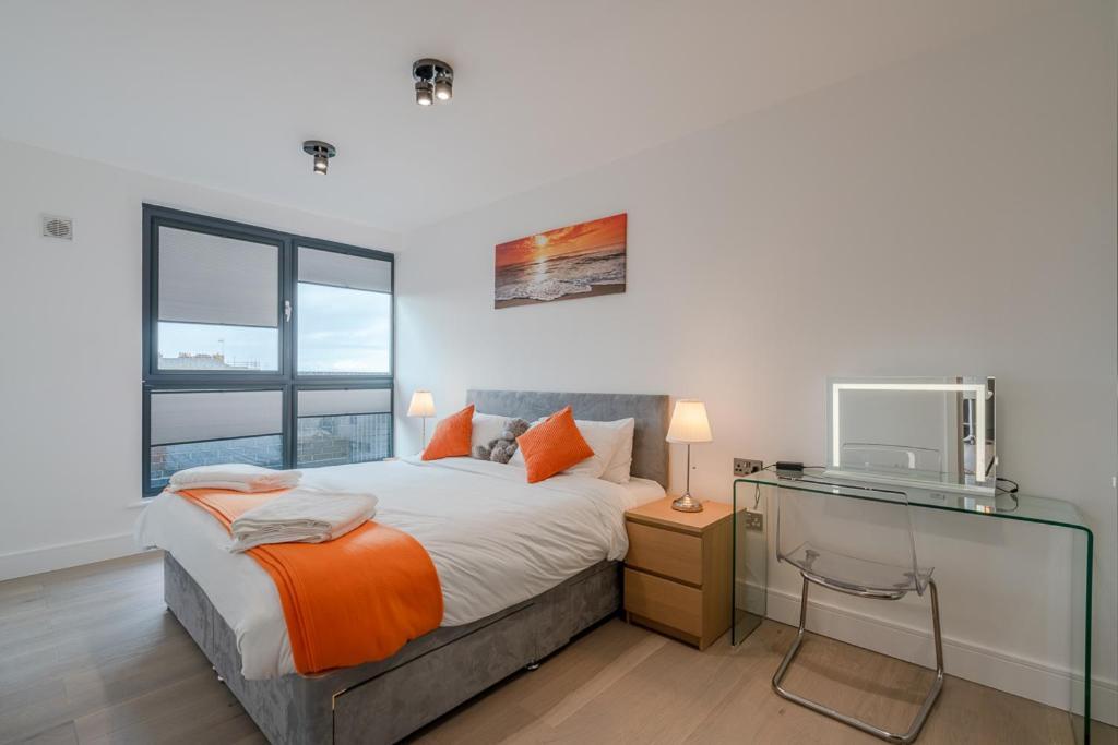 Central Penthouse With Hot Tub & Views 23 切尔滕纳姆 外观 照片